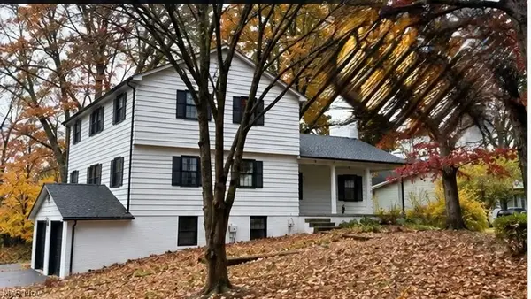 659 Howland Wilson Ne Road, Howland, OH 44484
