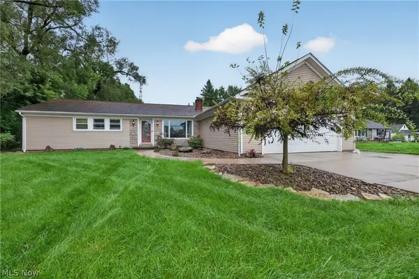 1246 Applegrove Ne Street, Canton, OH 44721