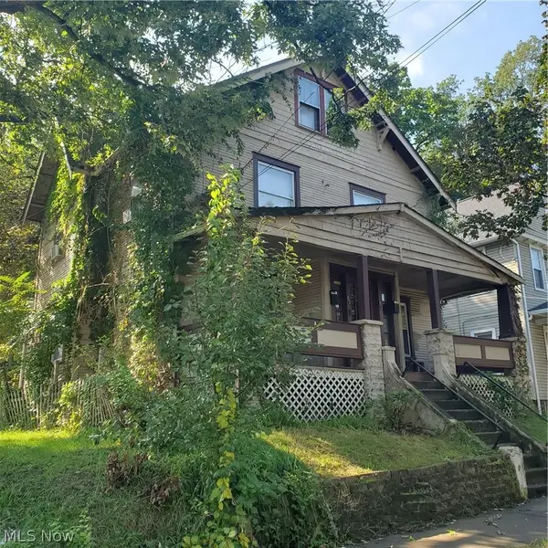 82 Aqueduct Street, Akron, OH 44303