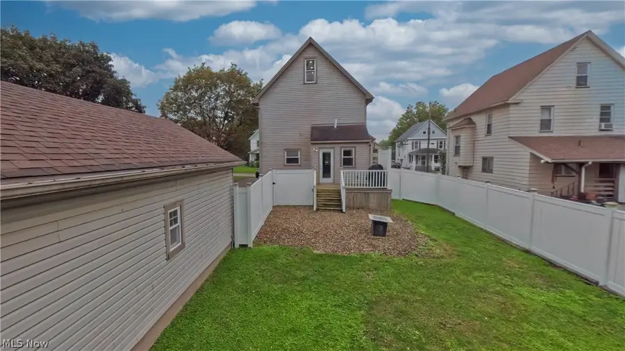 326 E Wilson Avenue, Girard, OH 44420 - #2