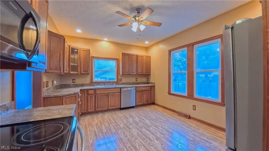 326 E Wilson Avenue, Girard, OH 44420 - #3