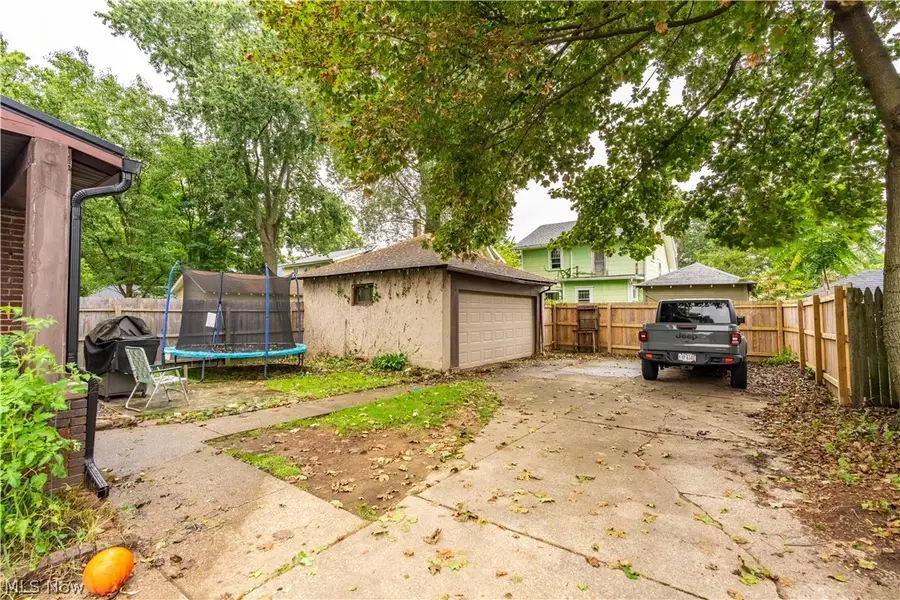 1912 Kirk Nw Court, Canton, OH 44709 - #3