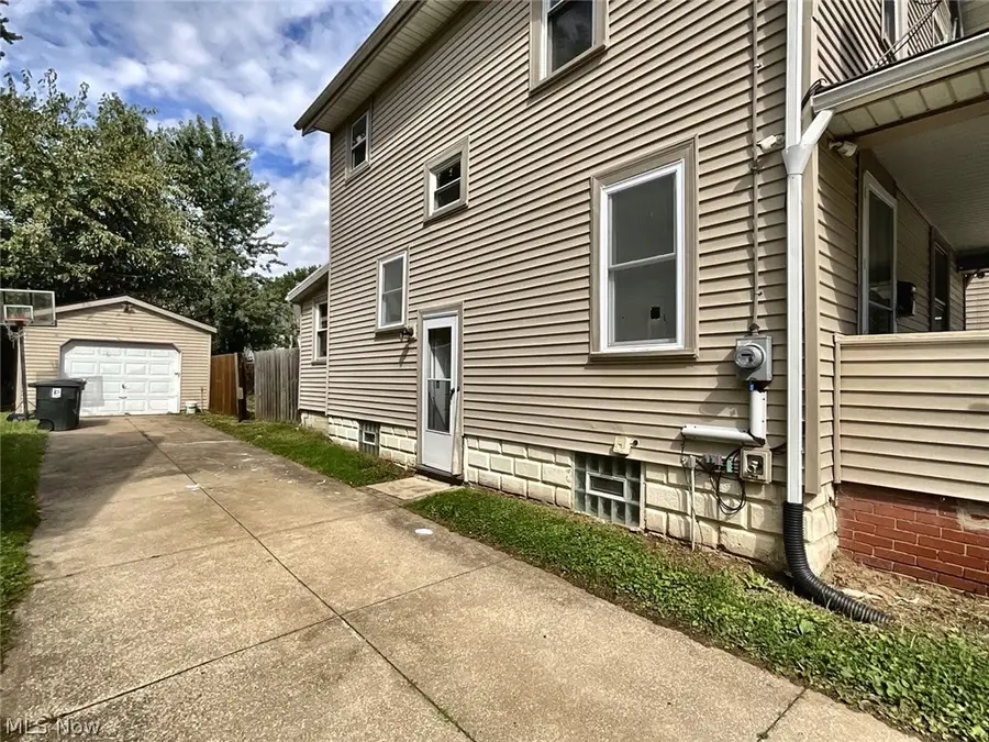 131 E Ido Avenue, Akron, OH 44301 - #2
