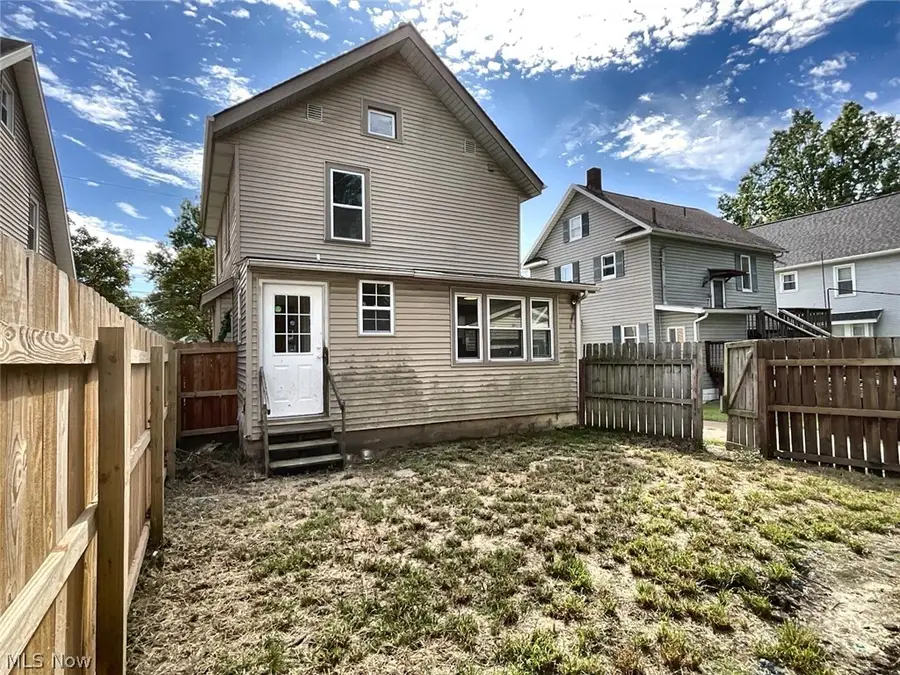 131 E Ido Avenue, Akron, OH 44301 - #3