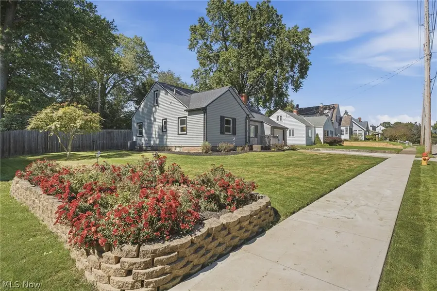 419 17th Ne Street, Massillon, OH 44646 - #2