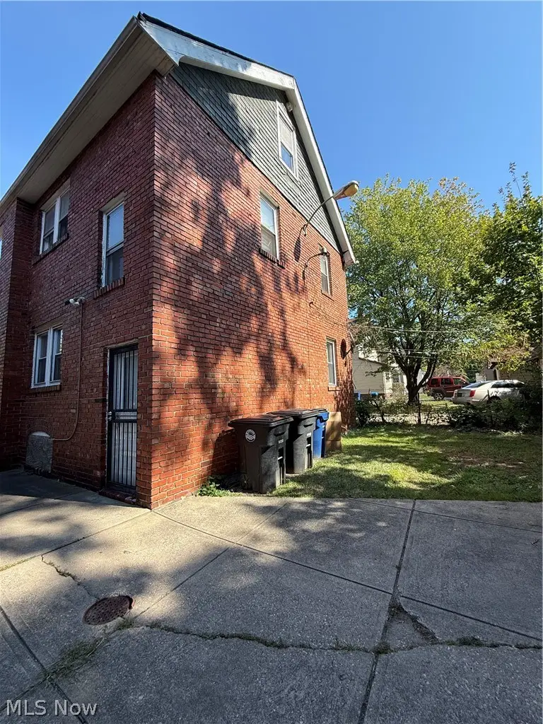 1426 E 175th Street, Cleveland, OH 44110 - #2
