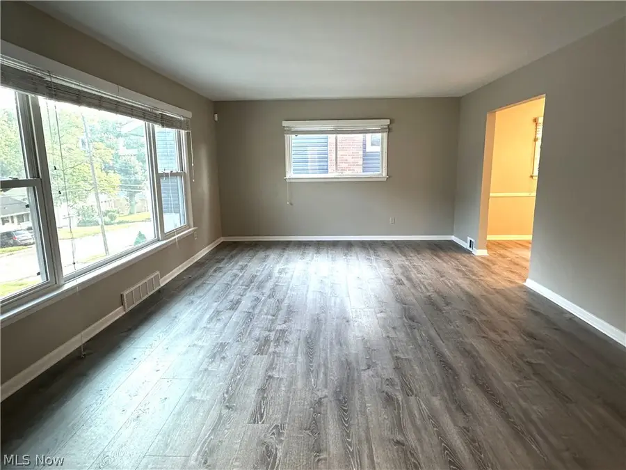 1598 Kingsley Avenue, Akron, OH 44313 - #3