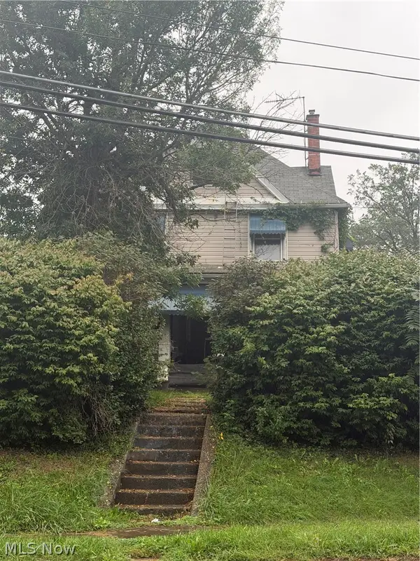 824 Fulton Nw Road, Canton, OH 44703