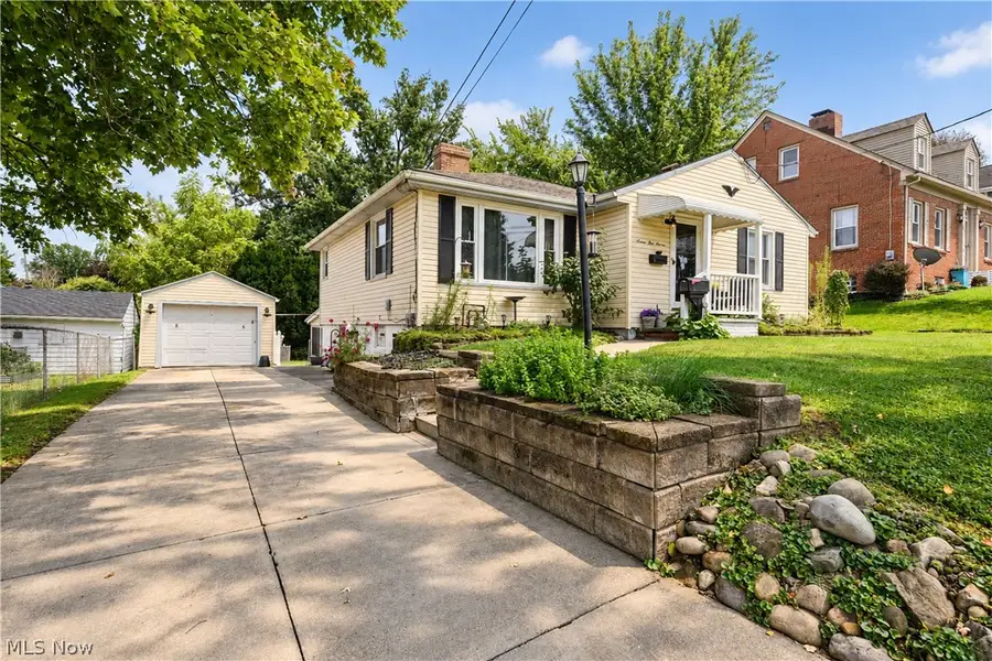 757 Saint Clair Avenue, Barberton, OH 44203 - #2