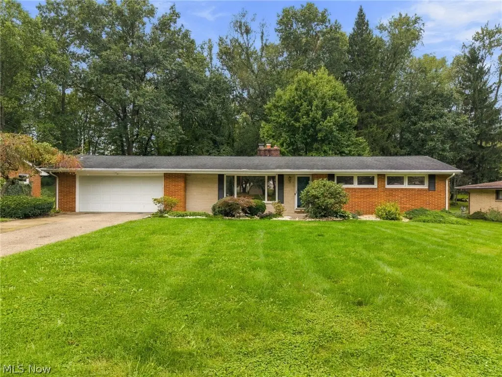 2033 Clearview Ne Street, Massillon, OH 44646 - #1