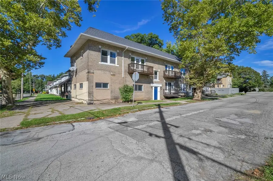 4225 W 22nd Street, Cleveland, OH 44109 - #3
