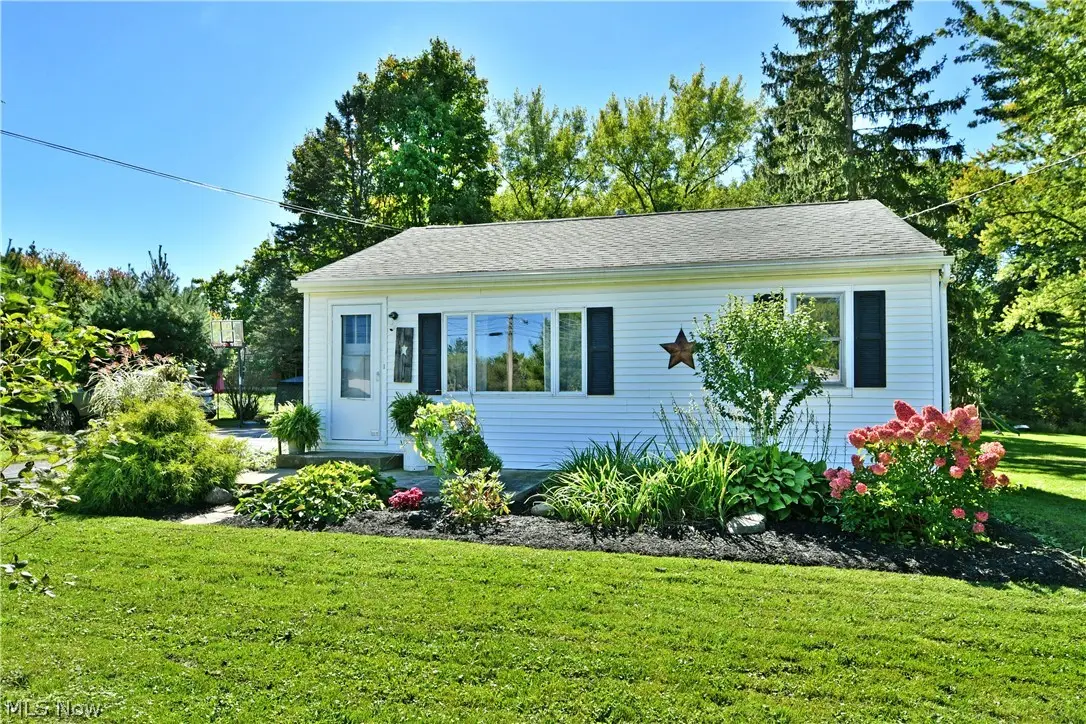 2422 Wilson Sharpsville Road, Cortland, OH 44410 - #1