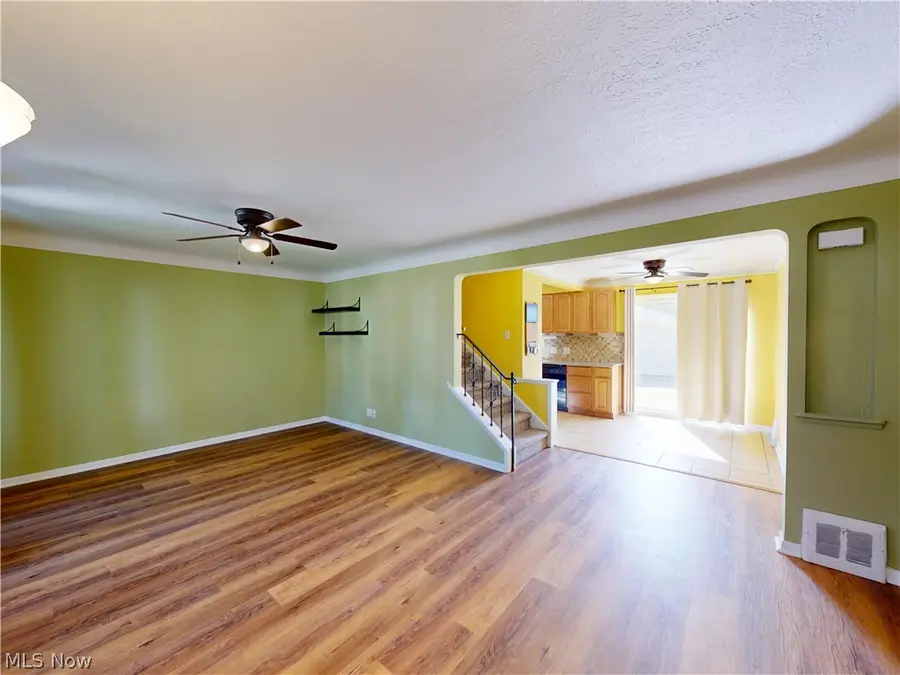 390 E 307th Street, Willowick, OH 44095 - #2