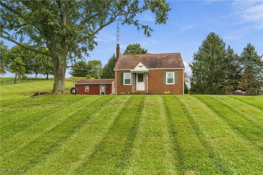 5207 Manchester Sw Avenue, Navarre, OH 44662 - #3