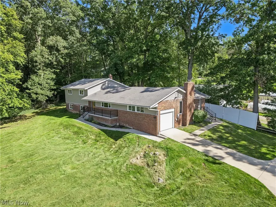 11121 Lafayette Nw Drive, Canal Fulton, OH 44614 - #2