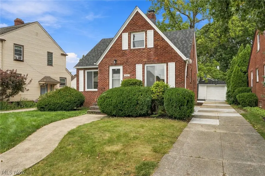 7702 Southington Drive, Parma, OH 44129 - #2