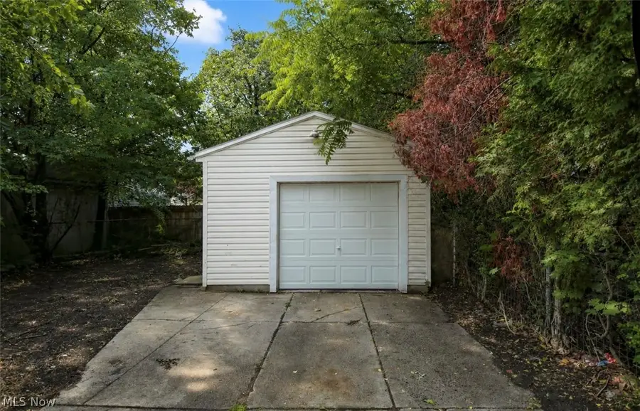3916 Mapledale Avenue, Cleveland, OH 44109 - #3