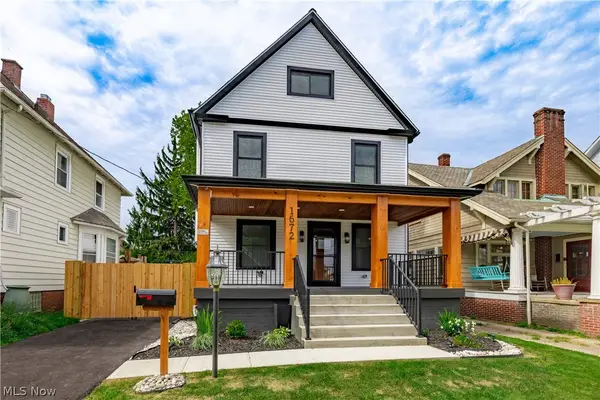 1672 Robinwood Avenue, Lakewood, OH 44107