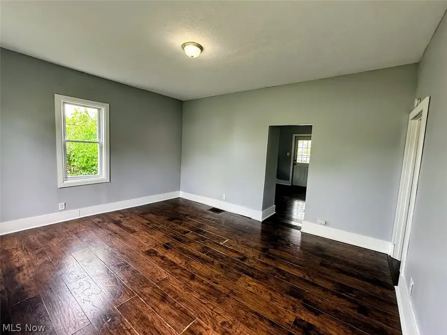 316 Young Ne Avenue, Canton, OH 44704 - #3
