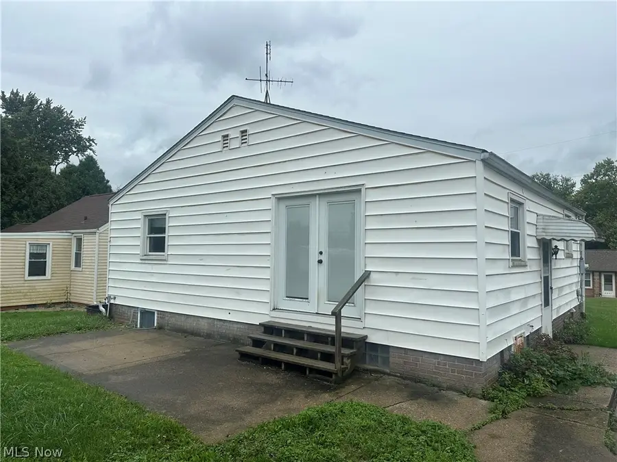 4244 Paumier Avenue, Louisville, OH 44641 - #3