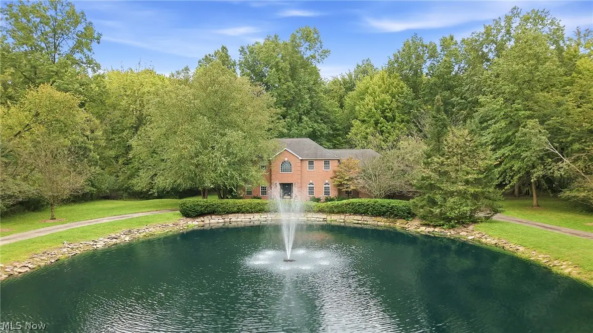 2412 East Pointe Se Drive, Warren, OH 44484 - #1
