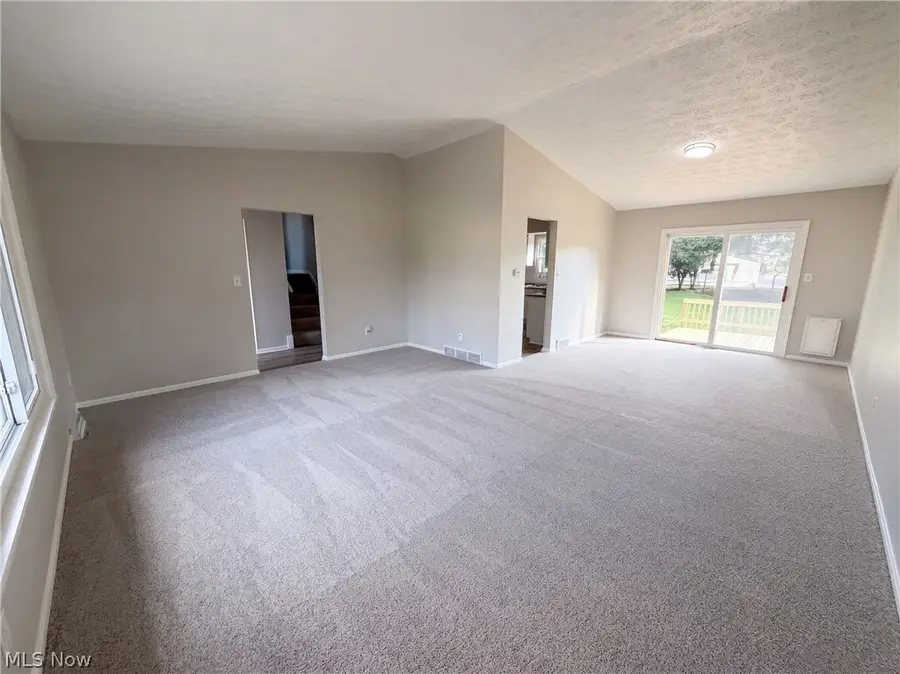 1065 Easton Drive, Akron, OH 44310 - #3