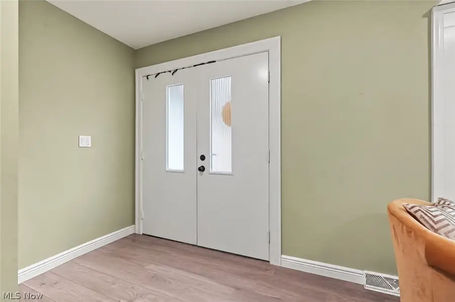 17513 Howe Road, Strongsville, OH 44136 - #2