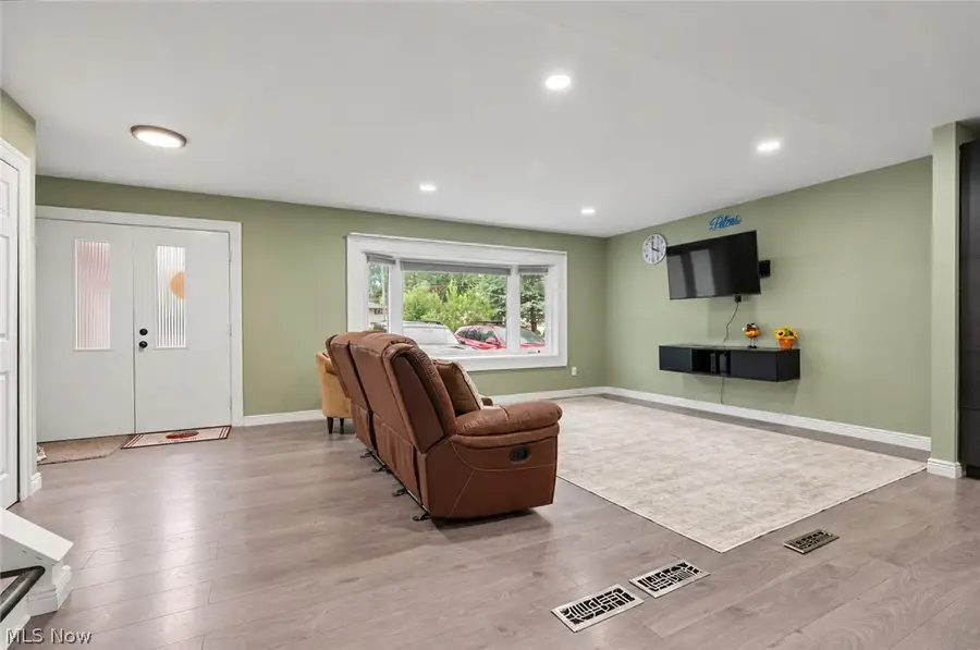 17513 Howe Road, Strongsville, OH 44136 - #3