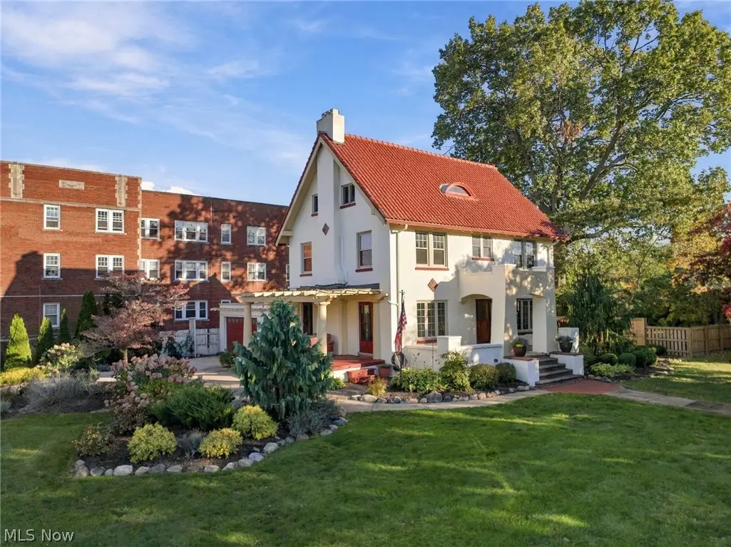 2009 Riverside Drive, Lakewood, OH 44107 - #1