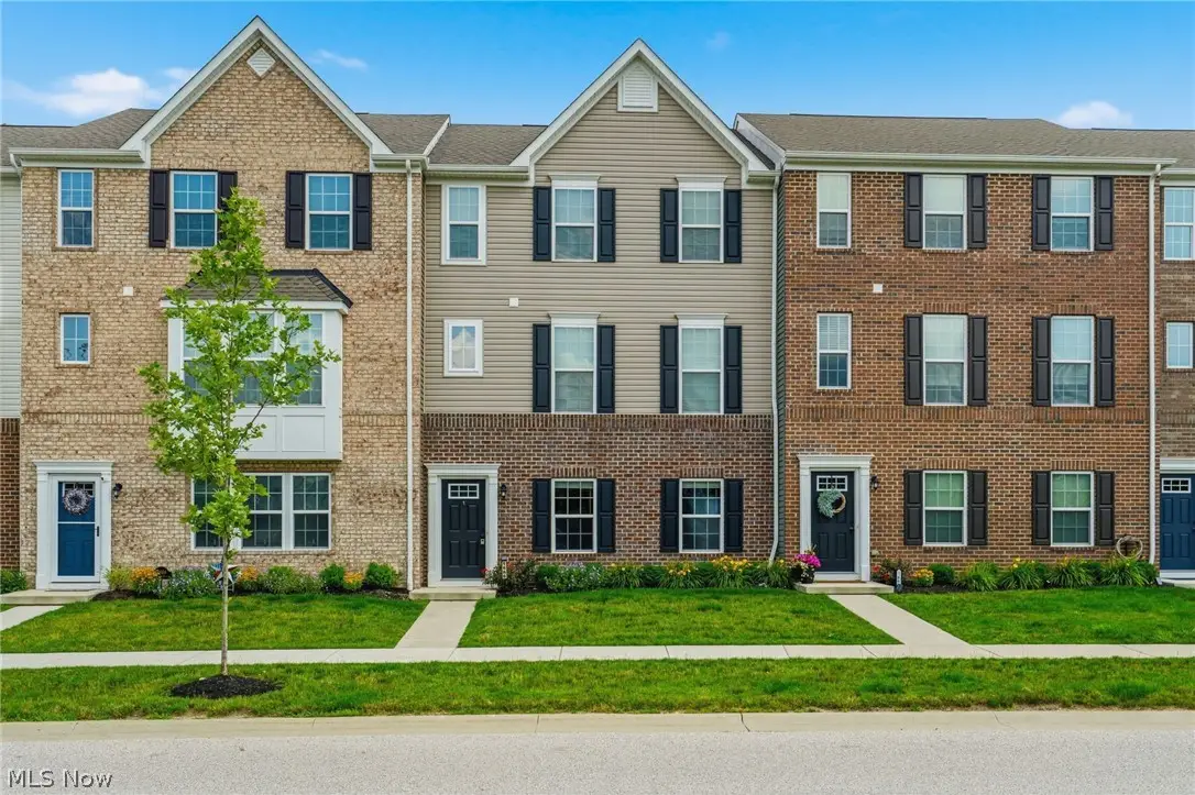 1666 N Eckert Lane, Cuyahoga Falls, OH 44313 - #1
