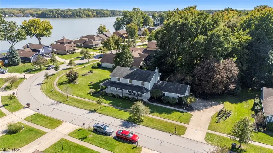1205 Surfside Circle, Aurora, OH 44202 - #2