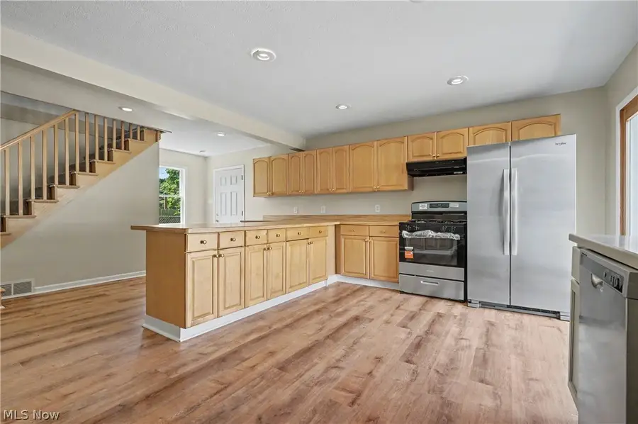 2590 21st Street, Cuyahoga Falls, OH 44223 - #2