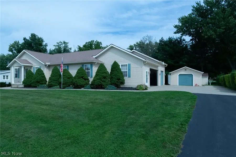 6433 Oberlin Road, Amherst, OH 44001 - #2