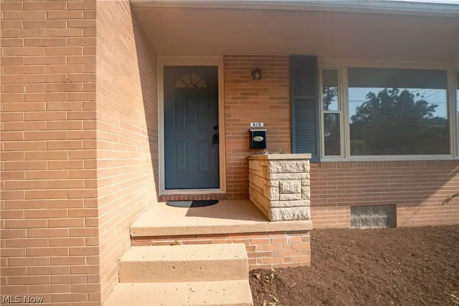 615 Summit Se Street, North Canton, OH 44720 - #3