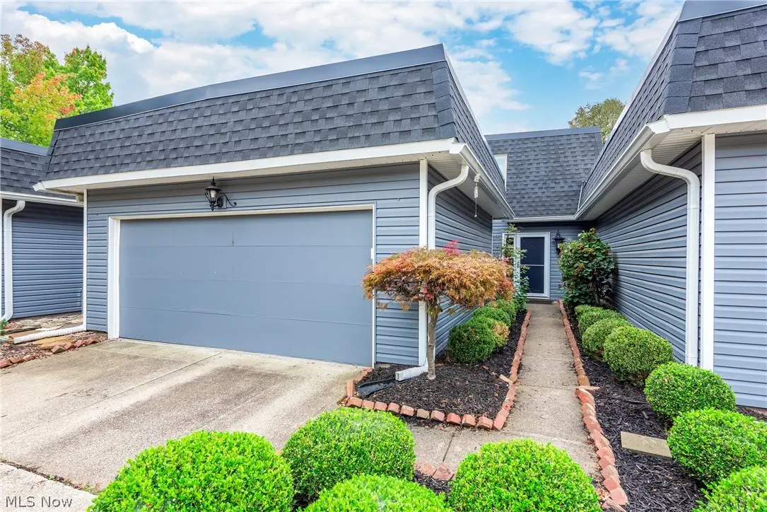 19245 Briarwood Lane, Strongsville, OH 44149 - #1