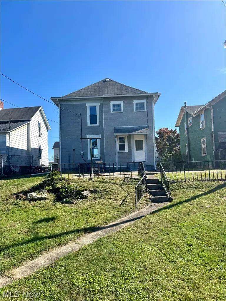 717 S South Lawn Avenue, Coshocton, OH 43812 - #3