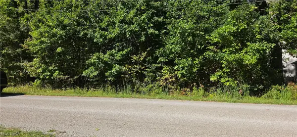 2050 North Plaza Drive, Roaming Shores, OH 44084