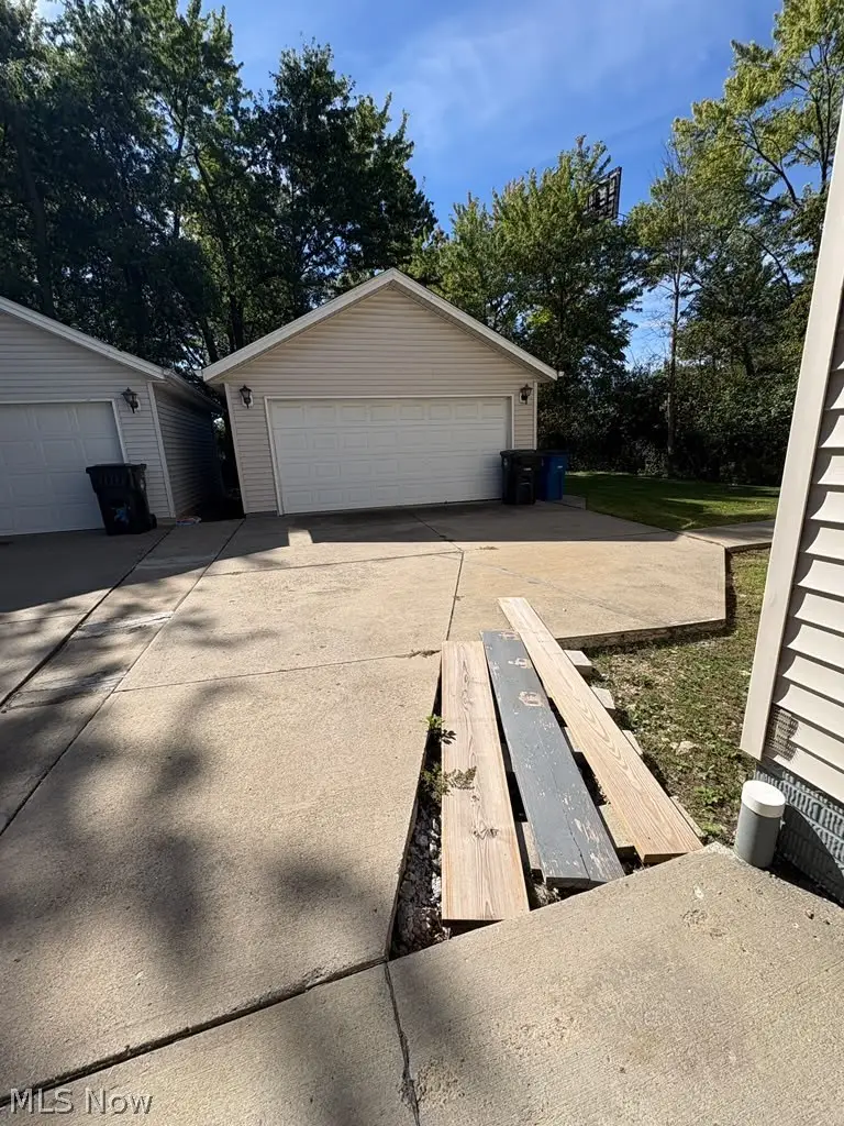 16200 Kollin Avenue, Cleveland, OH 44128 - #2