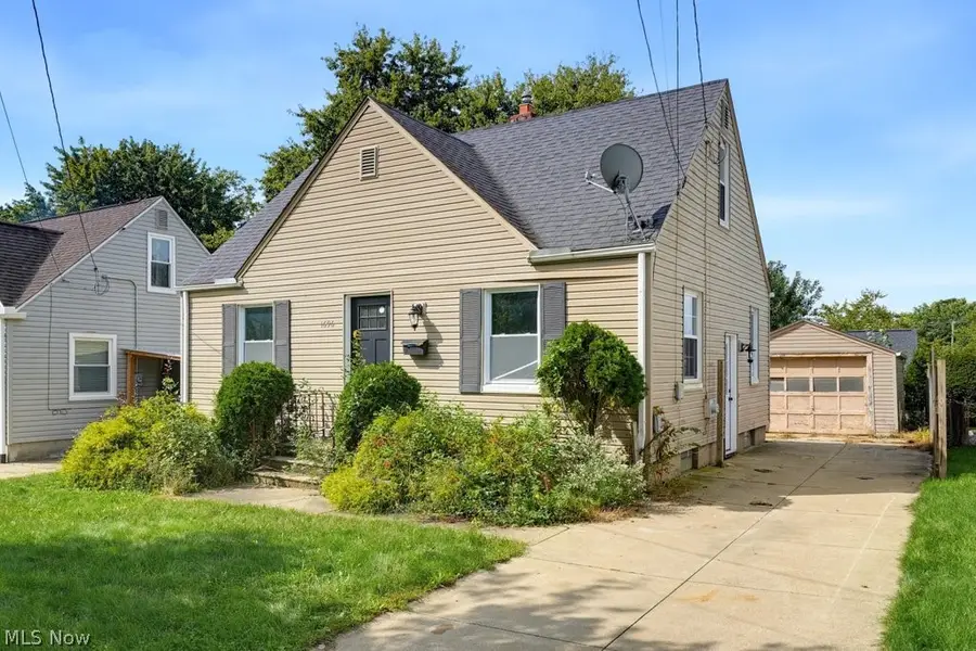 1696 Oakwood Avenue, Akron, OH 44301 - #3