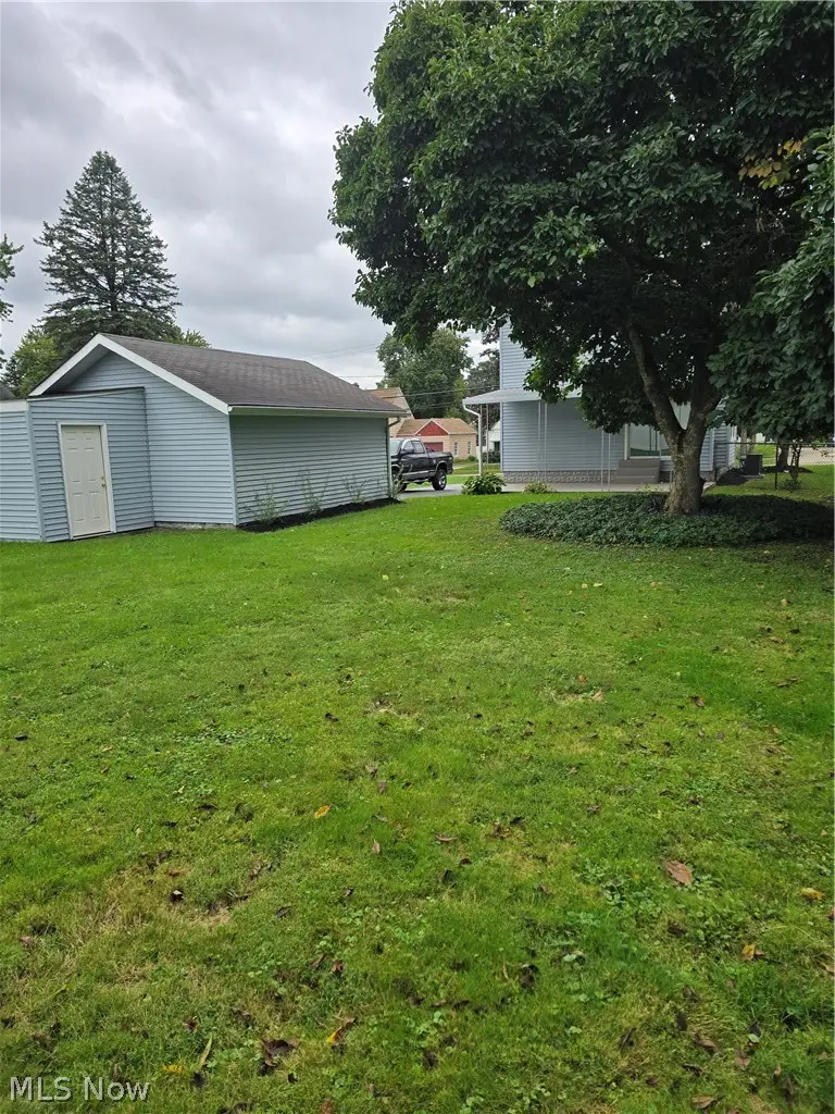 264 5th Ne Street, Barberton, OH 44203 - #3