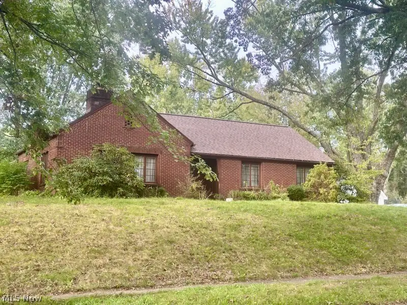 1006 Bennington Ne Avenue, Massillon, OH 44646 - #1