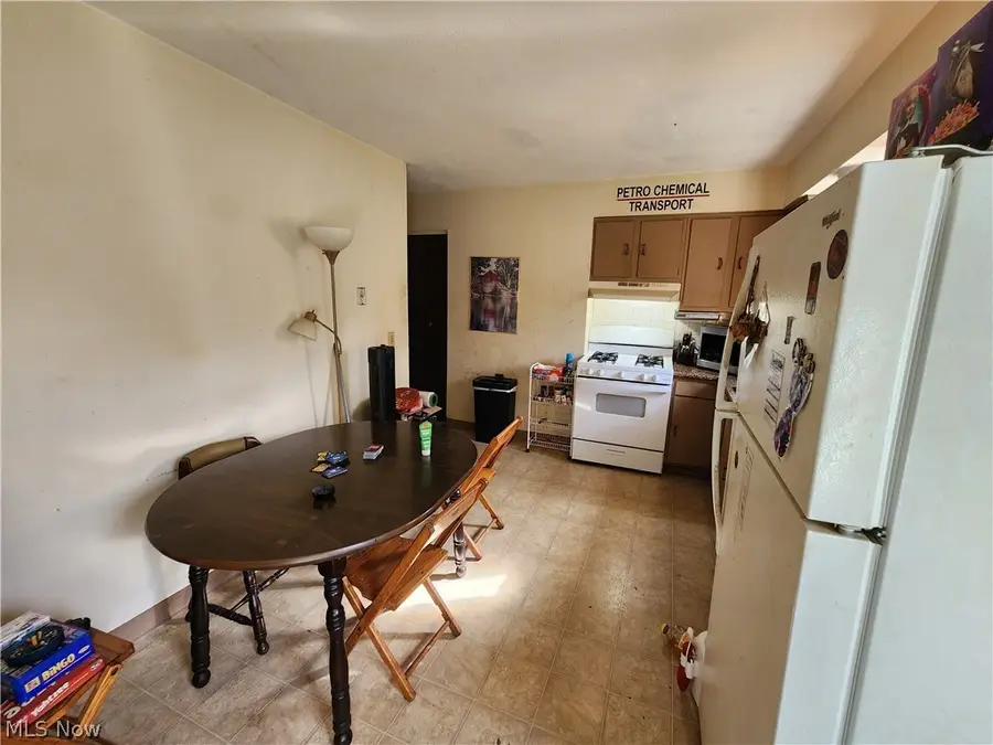 3003 Coventry Ne Boulevard, Canton, OH 44705 - #3