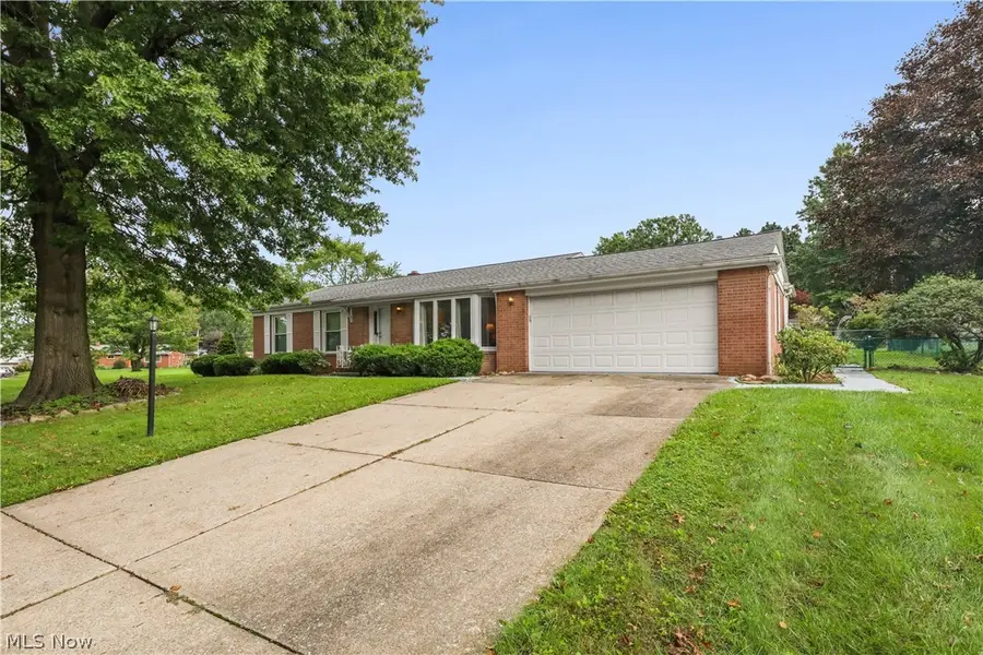3724 Burrshire Nw Drive, Canton, OH 44709 - #3