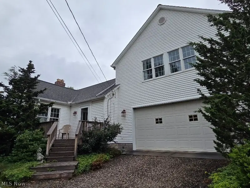 3221 Seifert Lewis Road, Hubbard, OH 44425 - #3