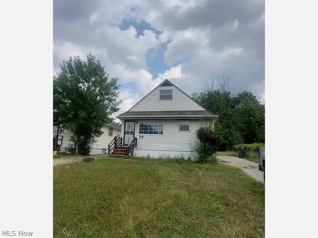 4595 Lee Road, Cleveland, OH 44128 - #1
