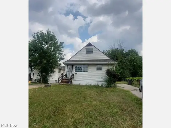 4595 Lee Road, Cleveland, OH 44128