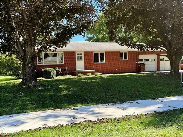 516 N Oak Street, West Lafayette, OH 43845