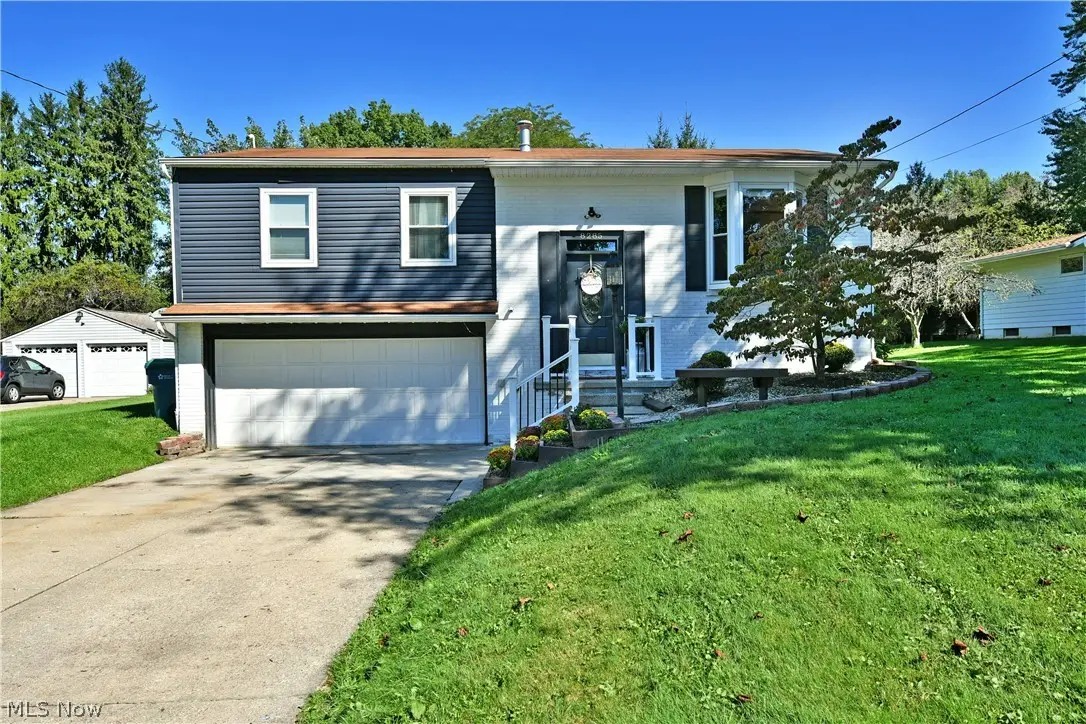 8285 Longview Ne Drive, Warren, OH 44484 - #1