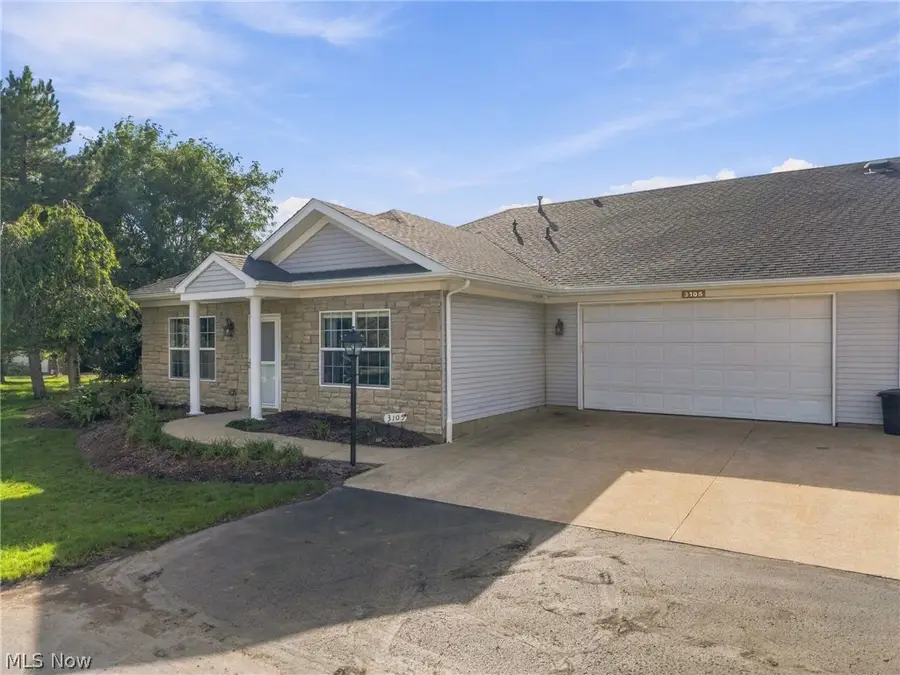 3105 Whitewood Nw Street, North Canton, OH 44720 - #2