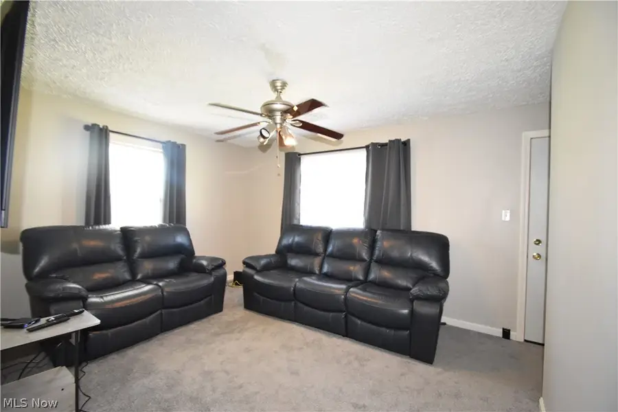 616 Poland Avenue, Struthers, OH 44471 - #3